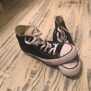 Women’s Converse Size 9.5